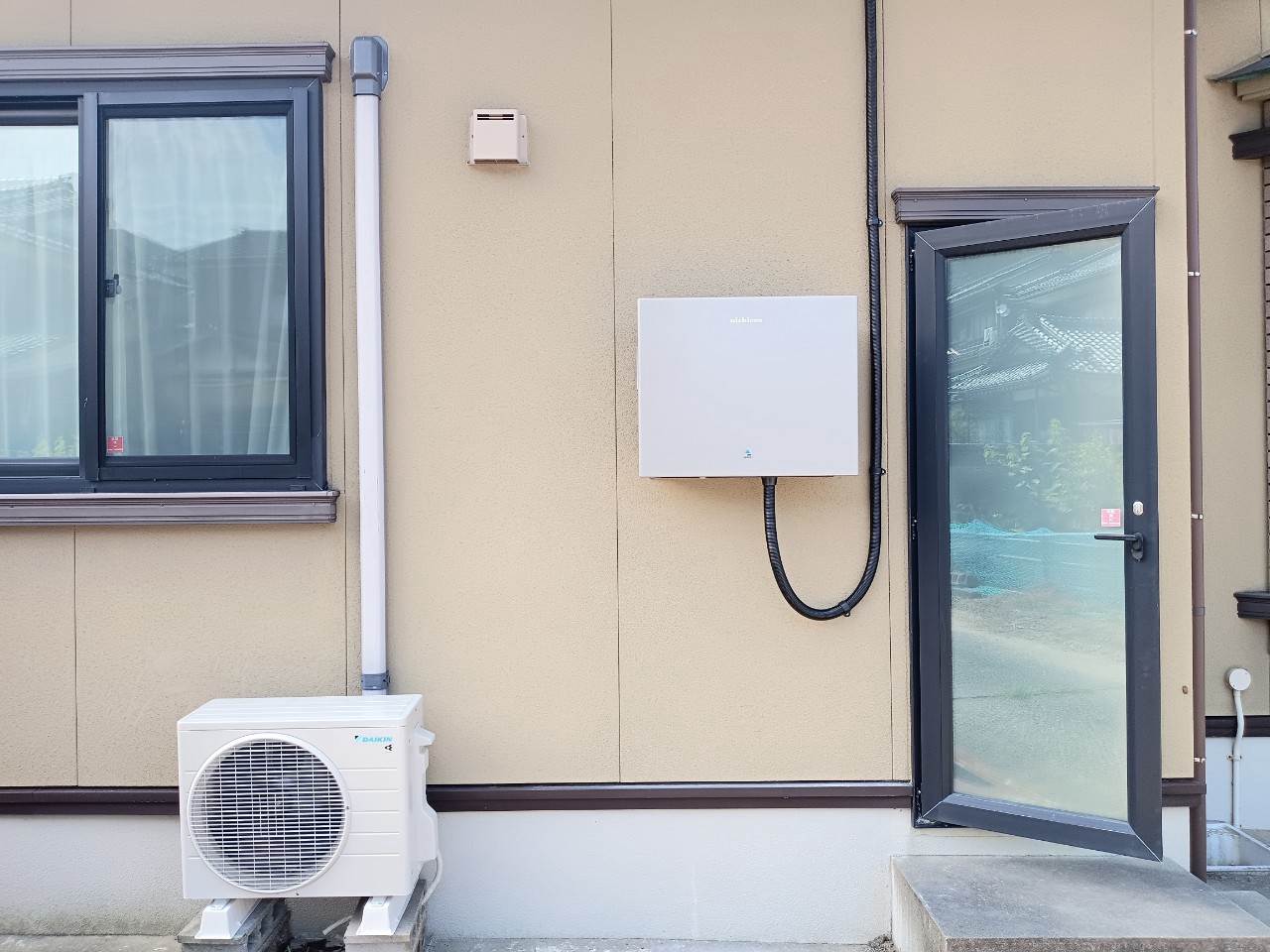 新潟県内の住宅に設置したニチコン製トライブリッド蓄電システム